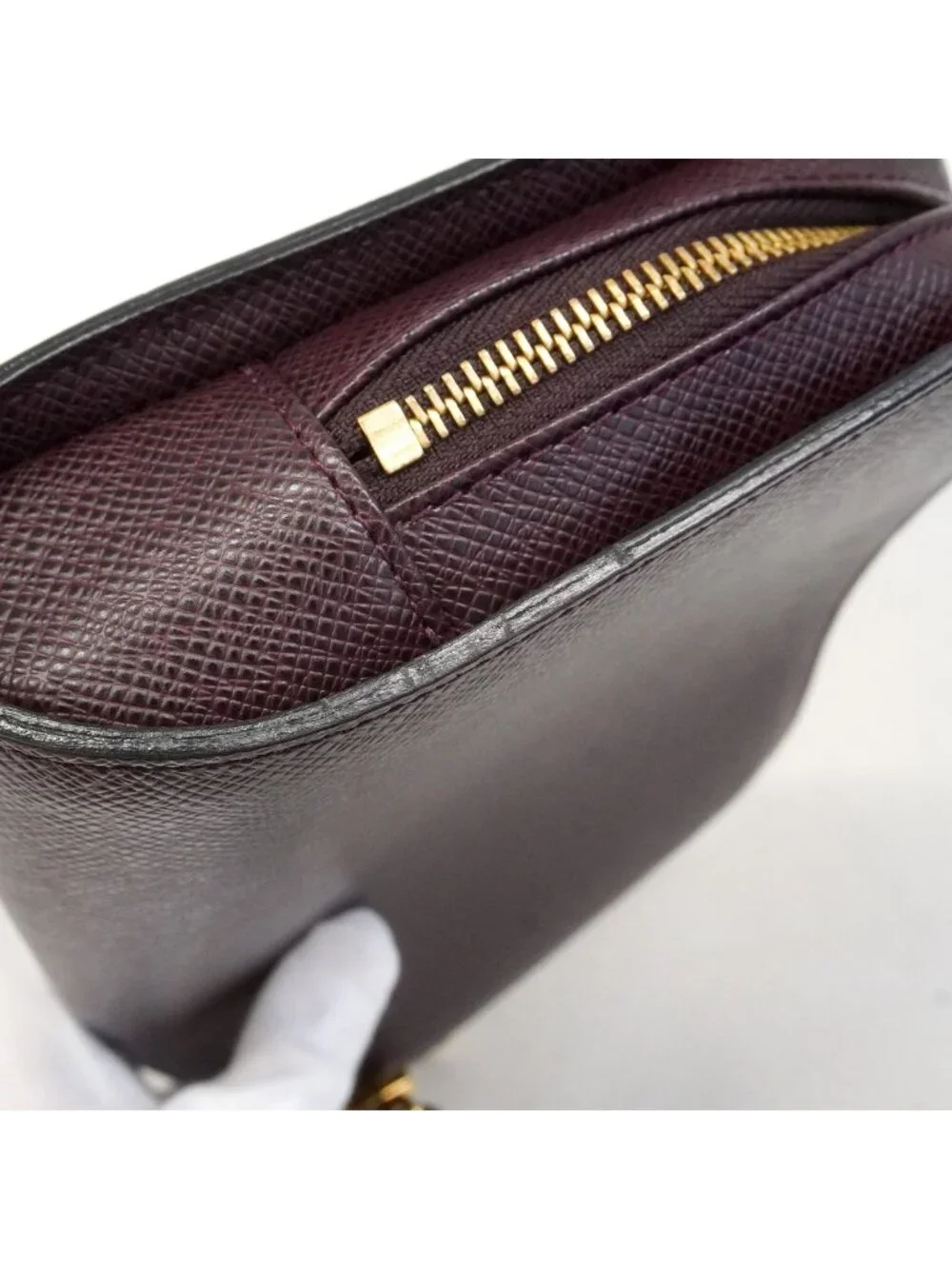 Louis Vuitton Clutch Taiga Baikal Acajou